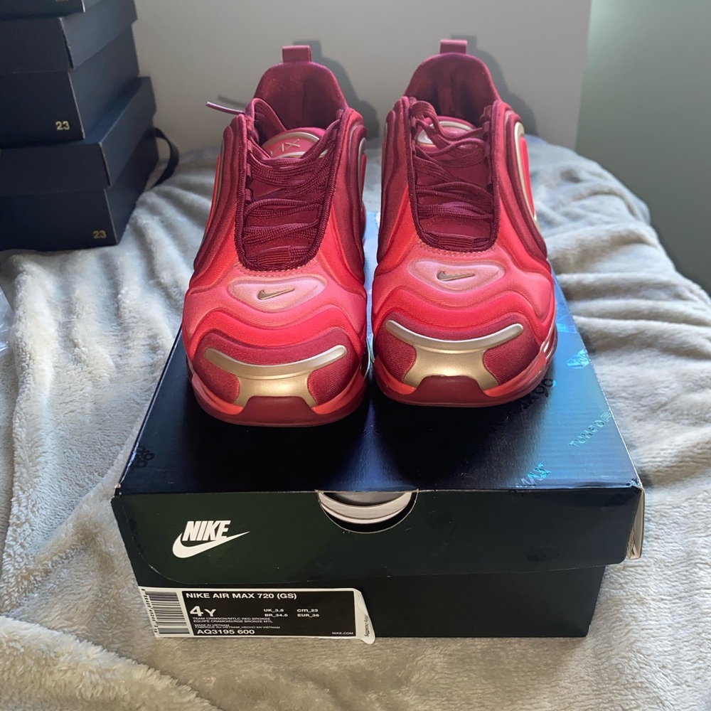 Nike are max 720